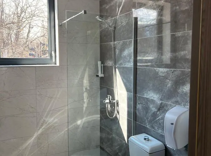 Хотел добруджа *